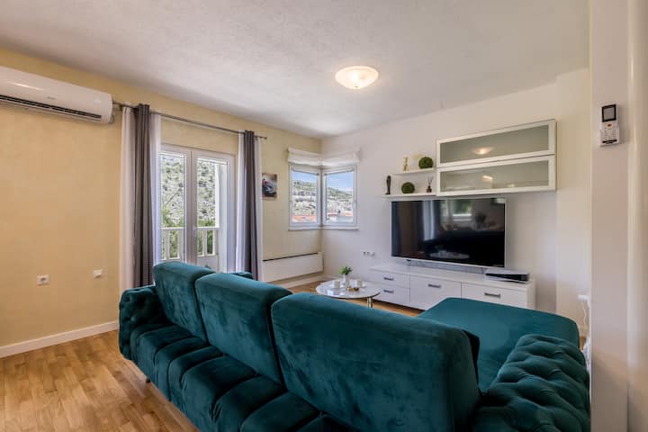 Vakantiewoning Voor 8 Personen - Podstrana