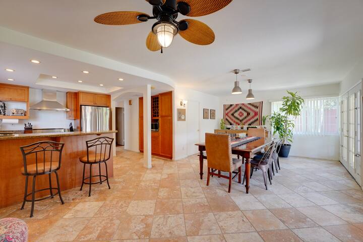 Resort Style Living with Pool, Spa, and Bay Views! gallery image 3