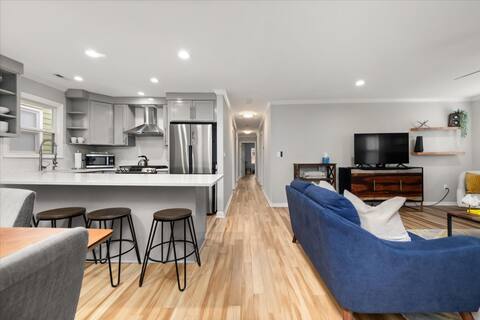 Top performing Airbnb: History Buffs, Medical Travelers, Beltline Lovers in Old Fourth Ward
