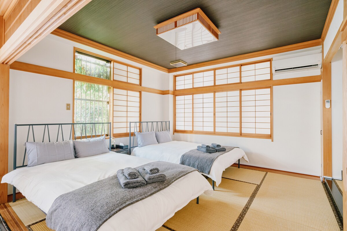 Ikizungukwa na mazingira ya Kijapani, sehemu hii inatoa mapumziko ya kweli.