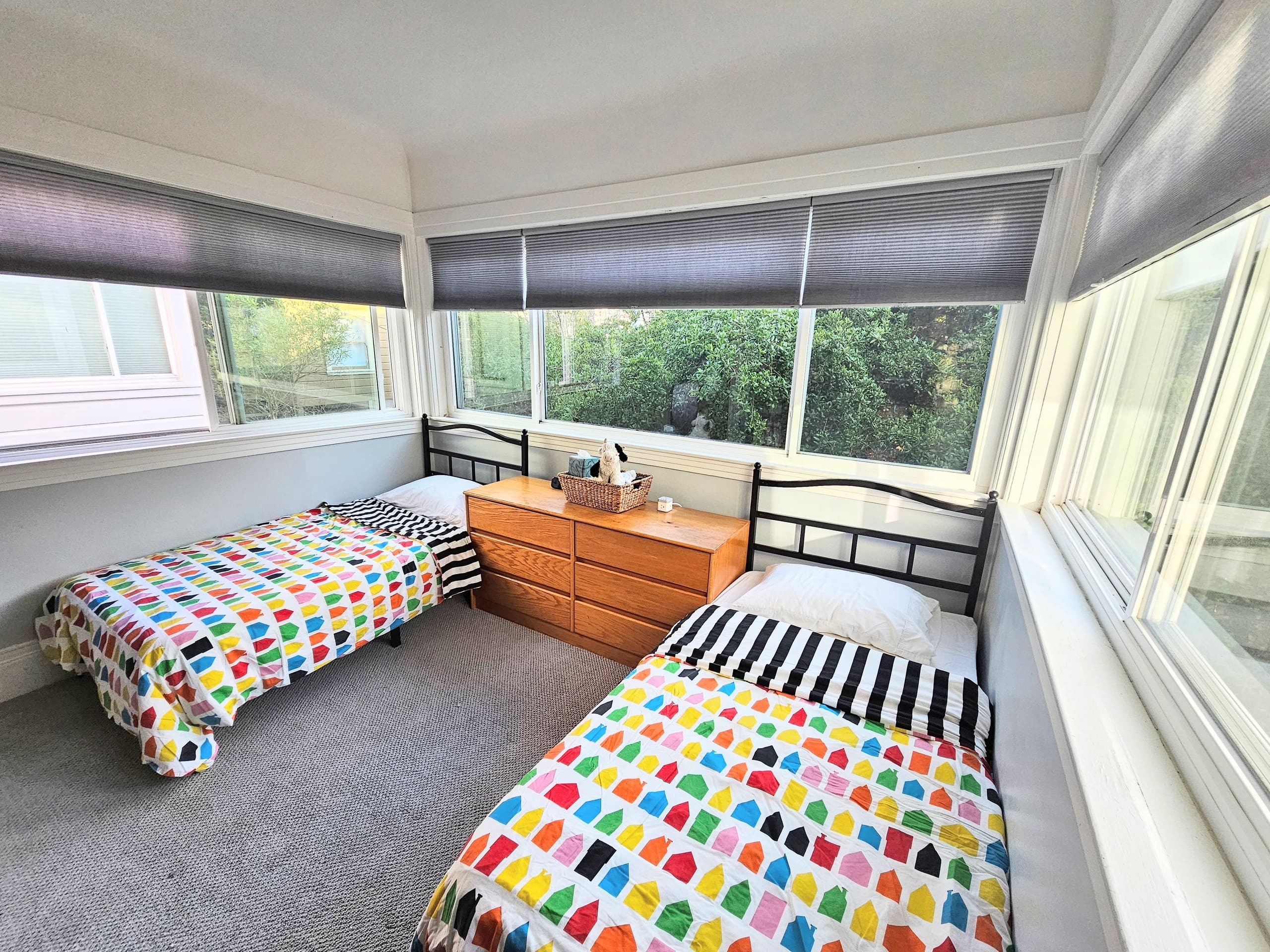 Home in San Francisco · ★4.97 · 3 bedrooms · 4 beds · 1.5 baths - Image 12