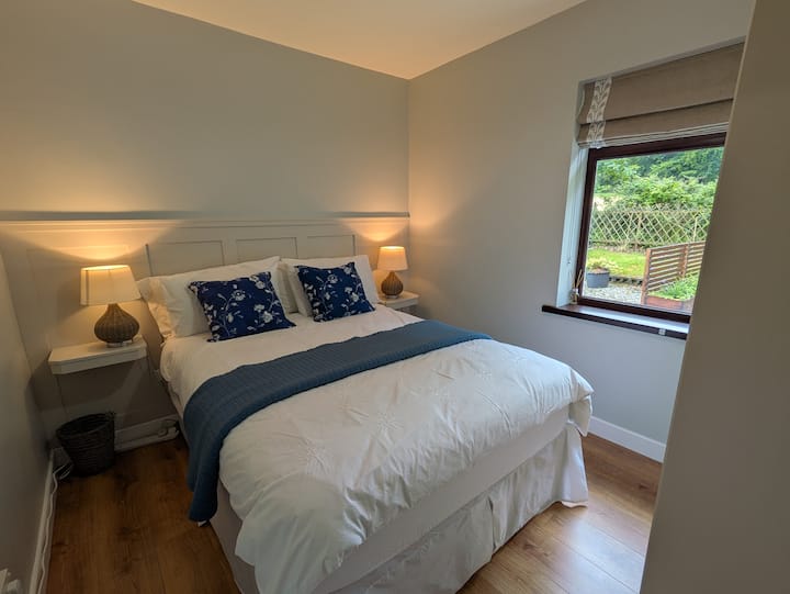 Луксузен брачен кревет