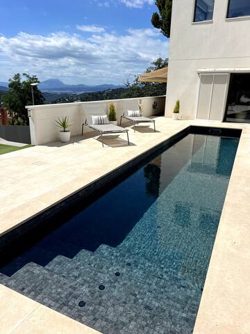 Moderna Villa con Piscina, jardín, 10 Habitaciones gallery image 2