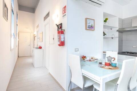 City Center - 2 Bedrooms, Kitchen and Private Bath
