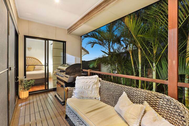 Alex Head- walk to beach – Heated Pool – 16 guests gallery image 4