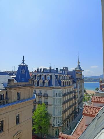 TXULI Attic Family house