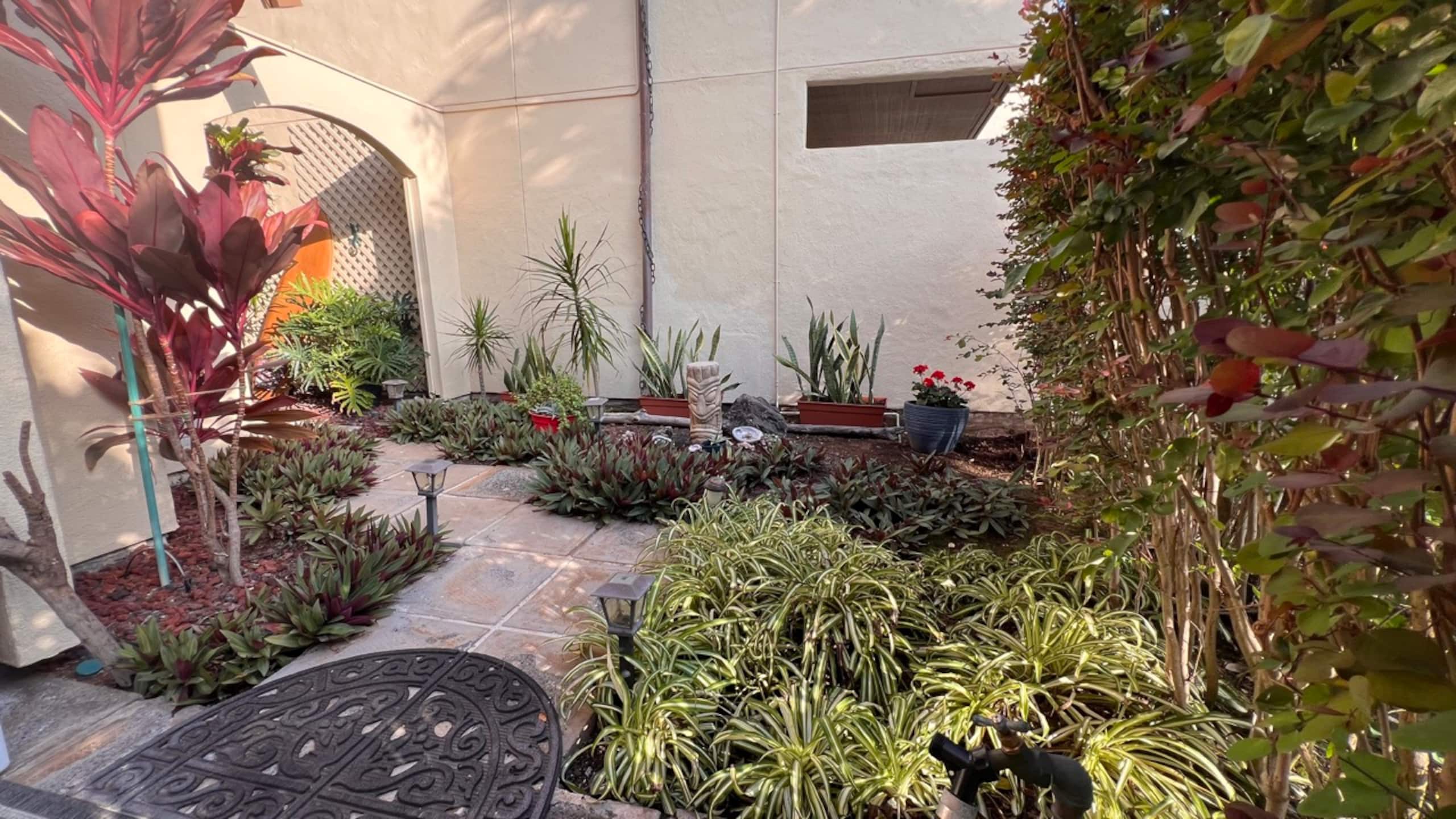 Condo in Kihei · ★4.97 · 1 bedroom · 2 beds · 2 private baths - Image 14