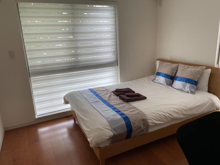 غرفة نوم في الطابق الأرضي➀
سرير مزدوج واحد