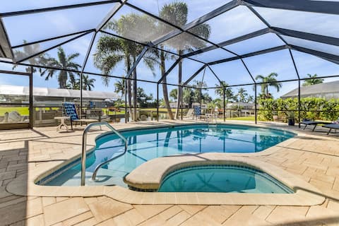 5 Bed Saltwater Pool Home 
Kayaks, bikes and
 BOAT