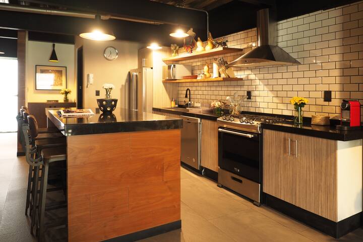 Luxury Duplex with Private Balcony | Polanco gallery image 4