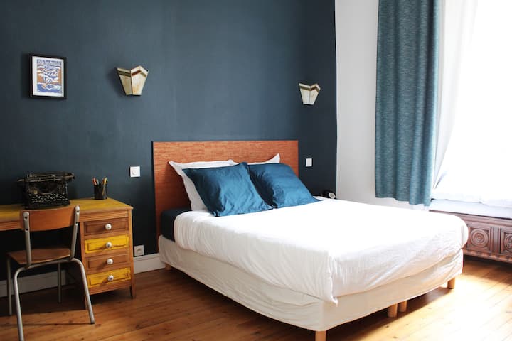 明亮的臥室，牀160公分x 200公分