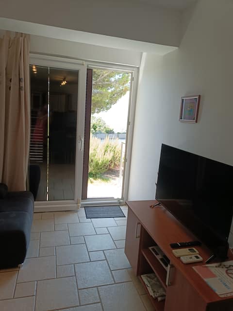 Top performing Airbnb: Island Cres Stivan apartment for 4 - ground in Belej