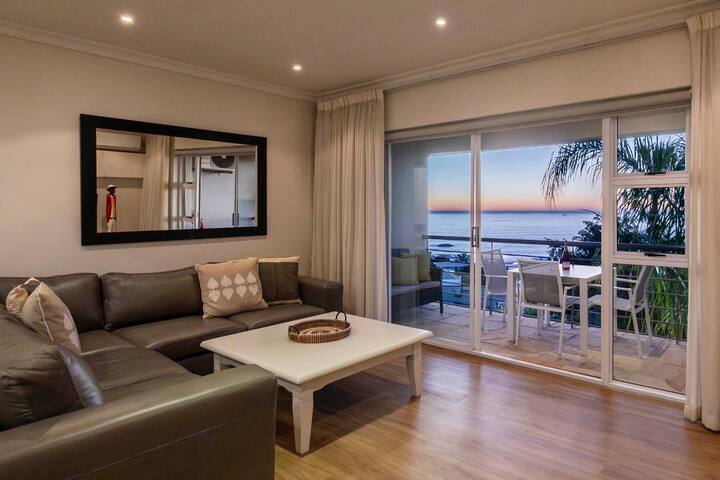Oceans Haven Double Volume Penthouse with views gallery image 3