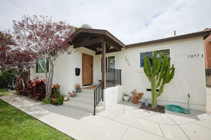 Bright and Hip Bay Park Bungalow