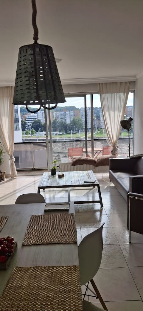 superb apartment110m2 terrace overlooking the Meuse