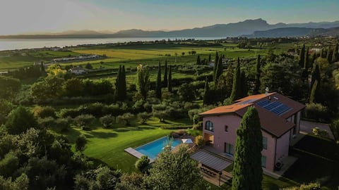 Luxory Villa, private Pool and Park in Lake Garda