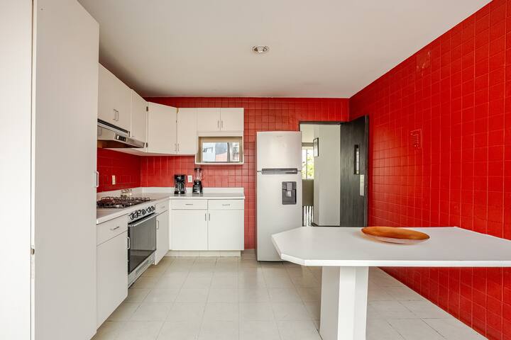 Amplio depa 4recamaras y balcón en Masaryk. gallery image 5