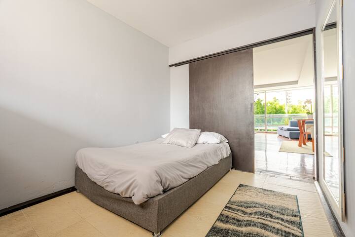 Amplio depa 4recamaras y balcón en Masaryk. gallery image 3