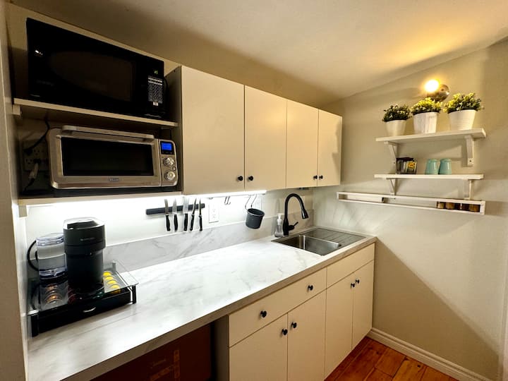 Suite + Studio In Downtown Carleton Place - Ottawa