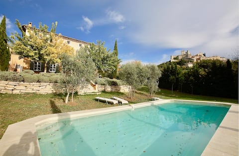 Bastide in Provence, in the sun of Mont Ventoux