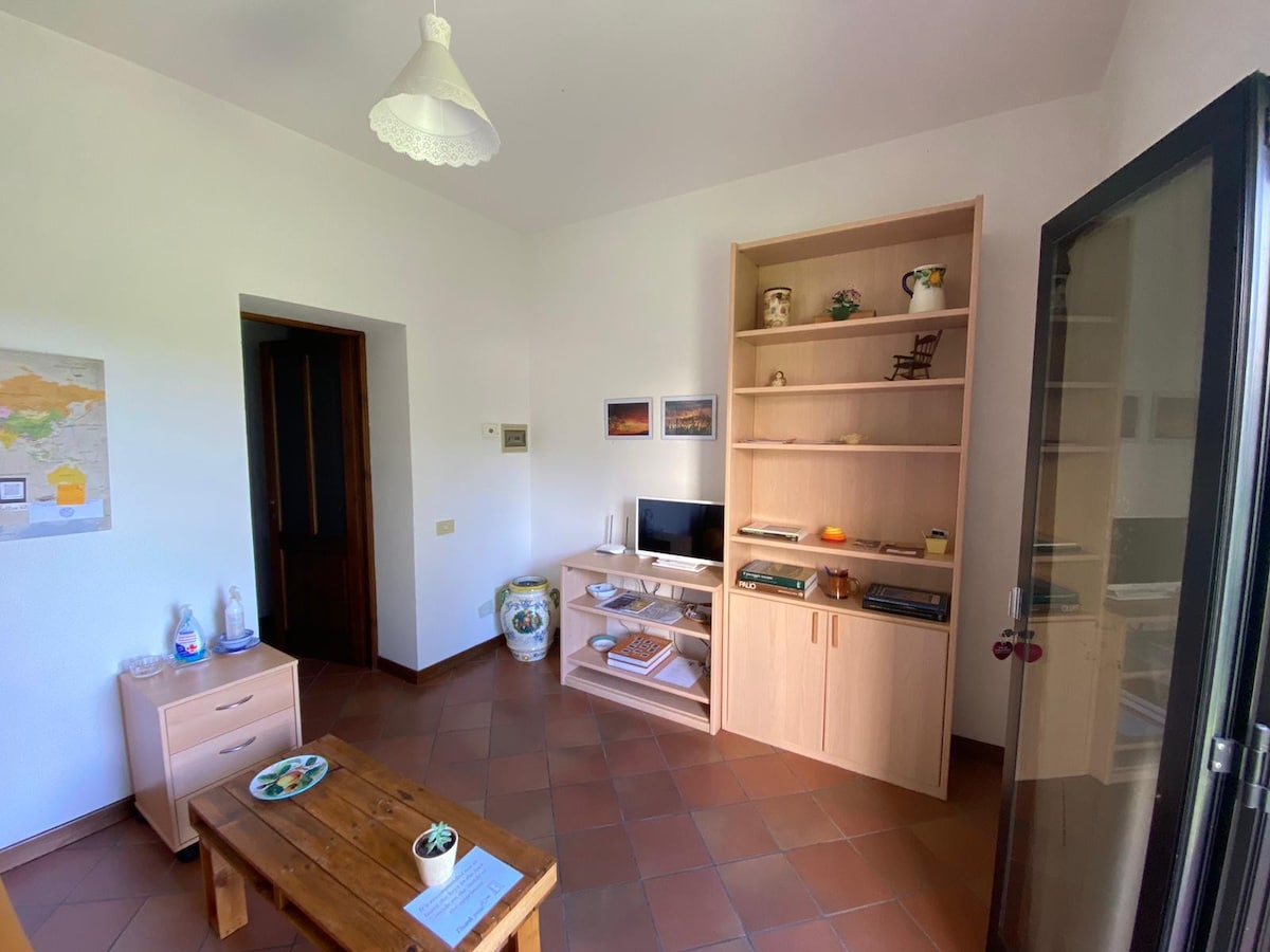 Popular Airbnb listing: San Martino Cottage with large panoramic terrace in Poggibonsi