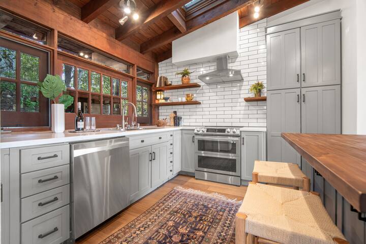 Eagles Nest: Epic views, beach, in NY Times, Dwell gallery image 5