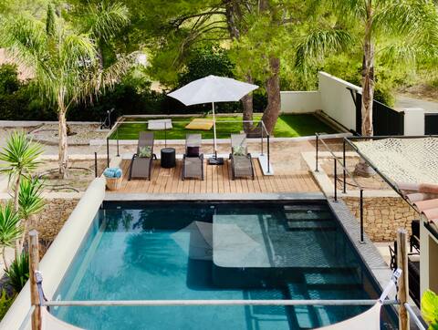 Guesthouse with Heated Pool