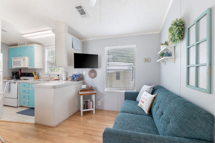 Clean & Safe Tiny Home • Great Location & Value! - The Land, Orlando
