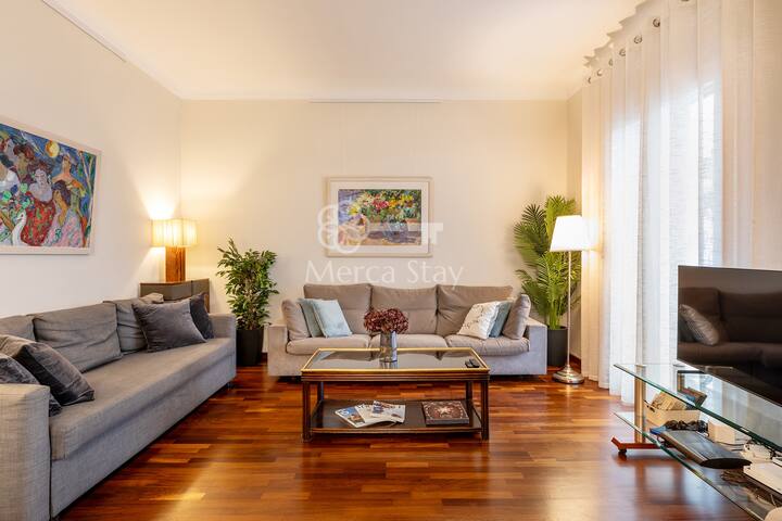 Large & beautiful apartment 4min Passeig de Gràcia gallery image 2