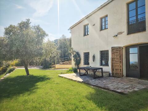 Experience the mountain just 15 minutes from the sea