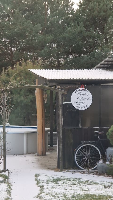 "Scent yard"
