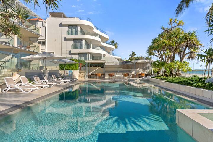 Fairshore Noosa – Deluxe Family Beachfront Stay gallery image 3