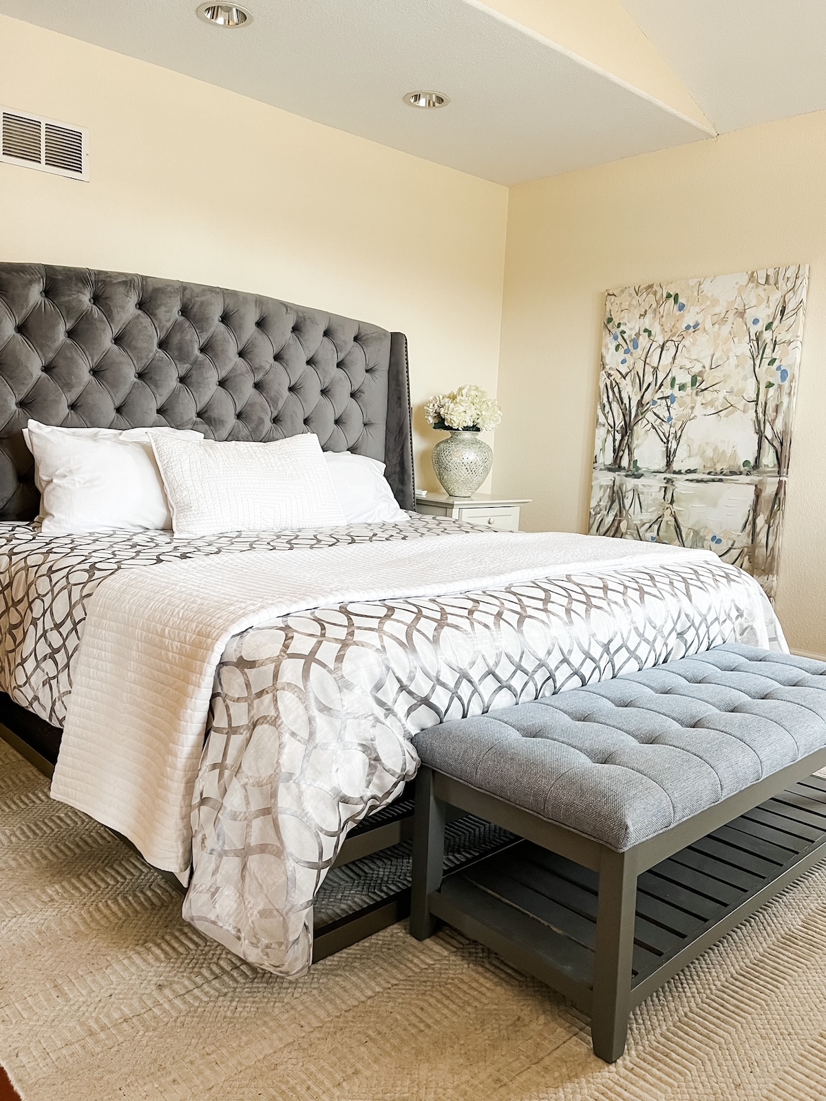 Master BR s manželskou posteľou KING a luxusnou posteľnou bielizňou