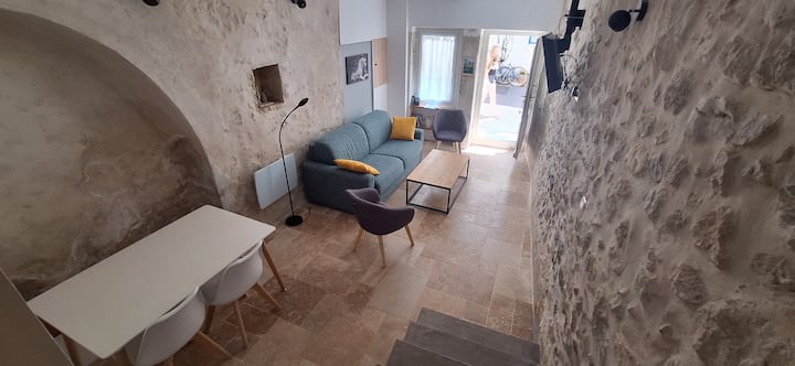 Maison De Caractère Dans Un Village Languedocien - Réserve Africaine de Sigean