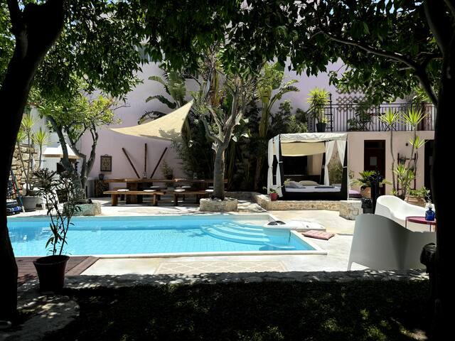 The Manor Rethymno, Crete – A Luxury Pool Oasis