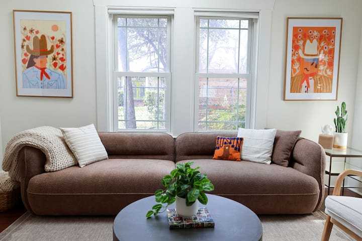 East Side Oasis: Steps to coffee, tacos & trails