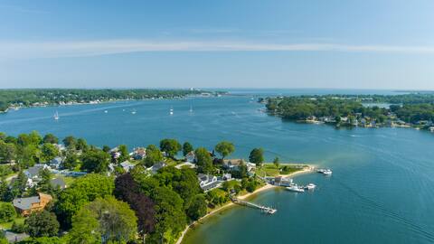 Beach Front w/ Amazing Views, Pool, Hot Tub, Dock