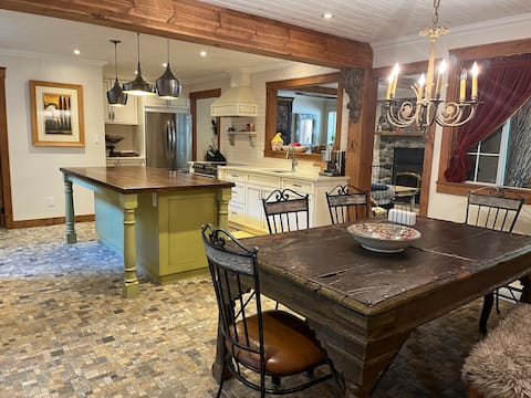 Popular Airbnb listing: Nook and Cranny Boutique - License# 8749 in Squamish