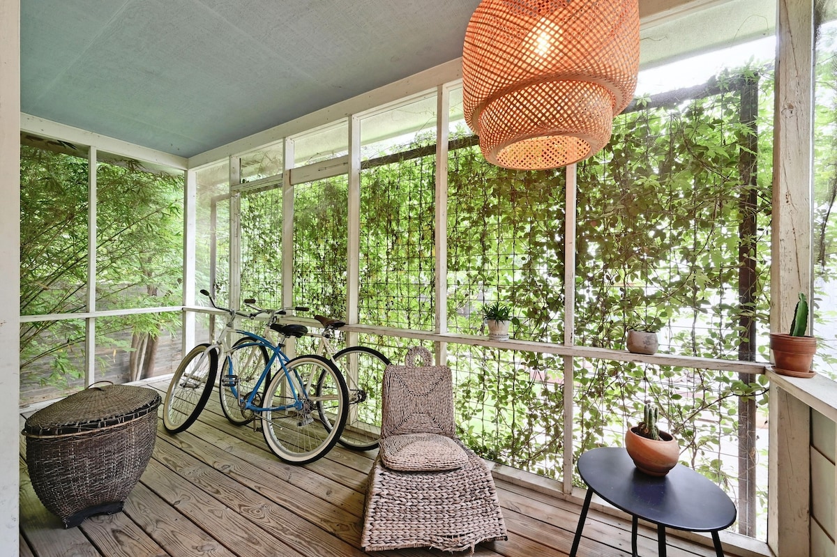 Charming Zilker Bungalow • Walk to Barton Springs