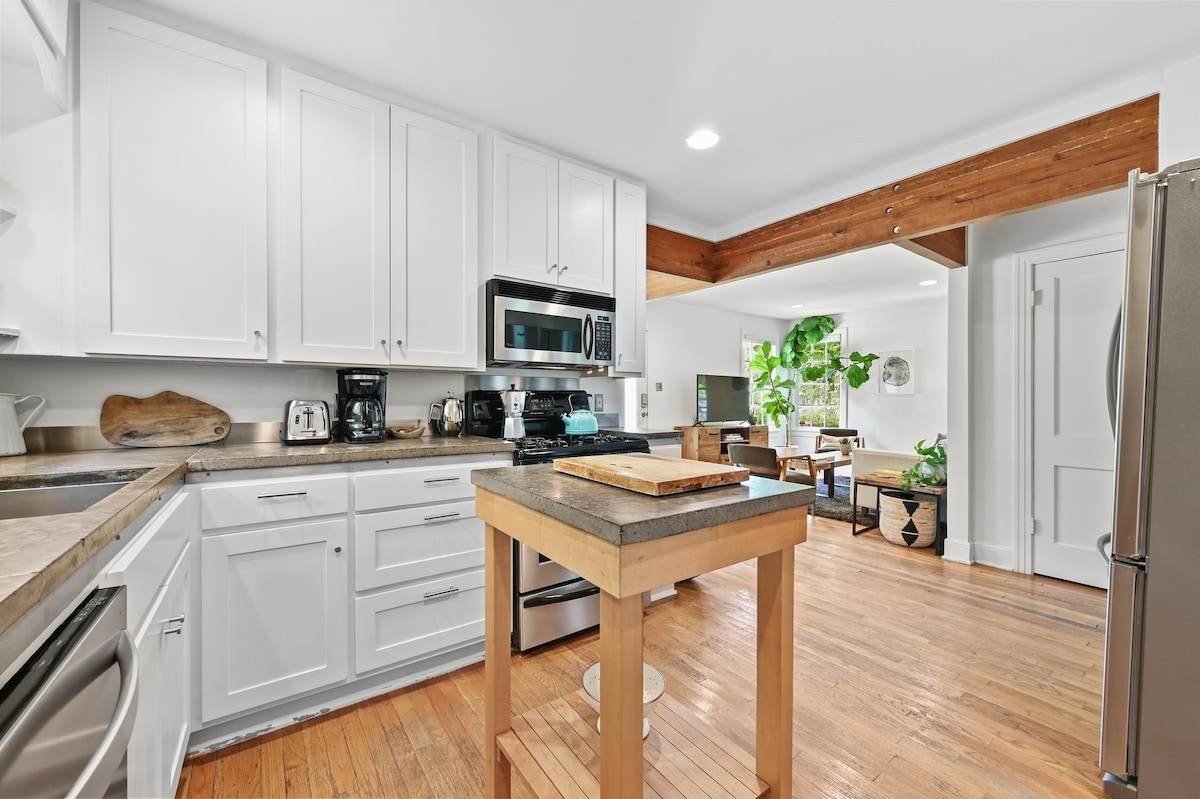 Charming Zilker Bungalow • Walk to Barton Springs