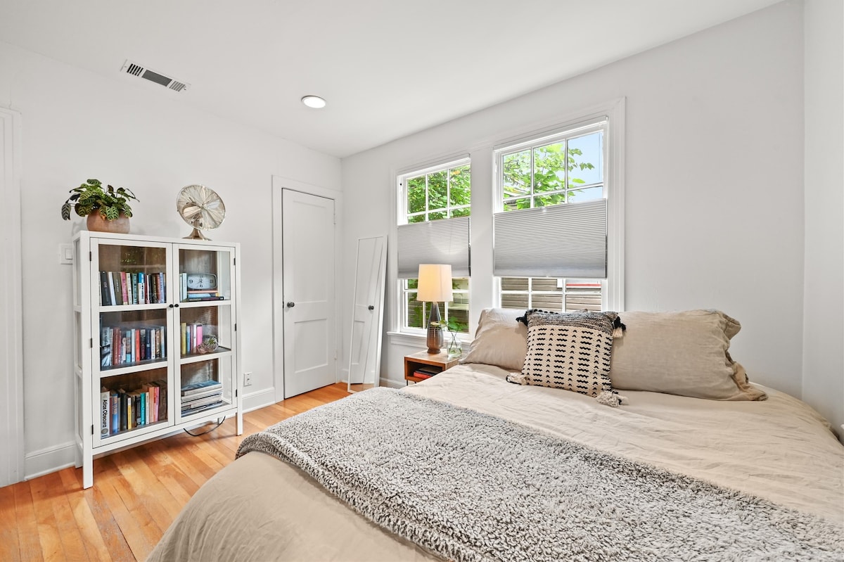 Charming Zilker Bungalow • Walk to Barton Springs