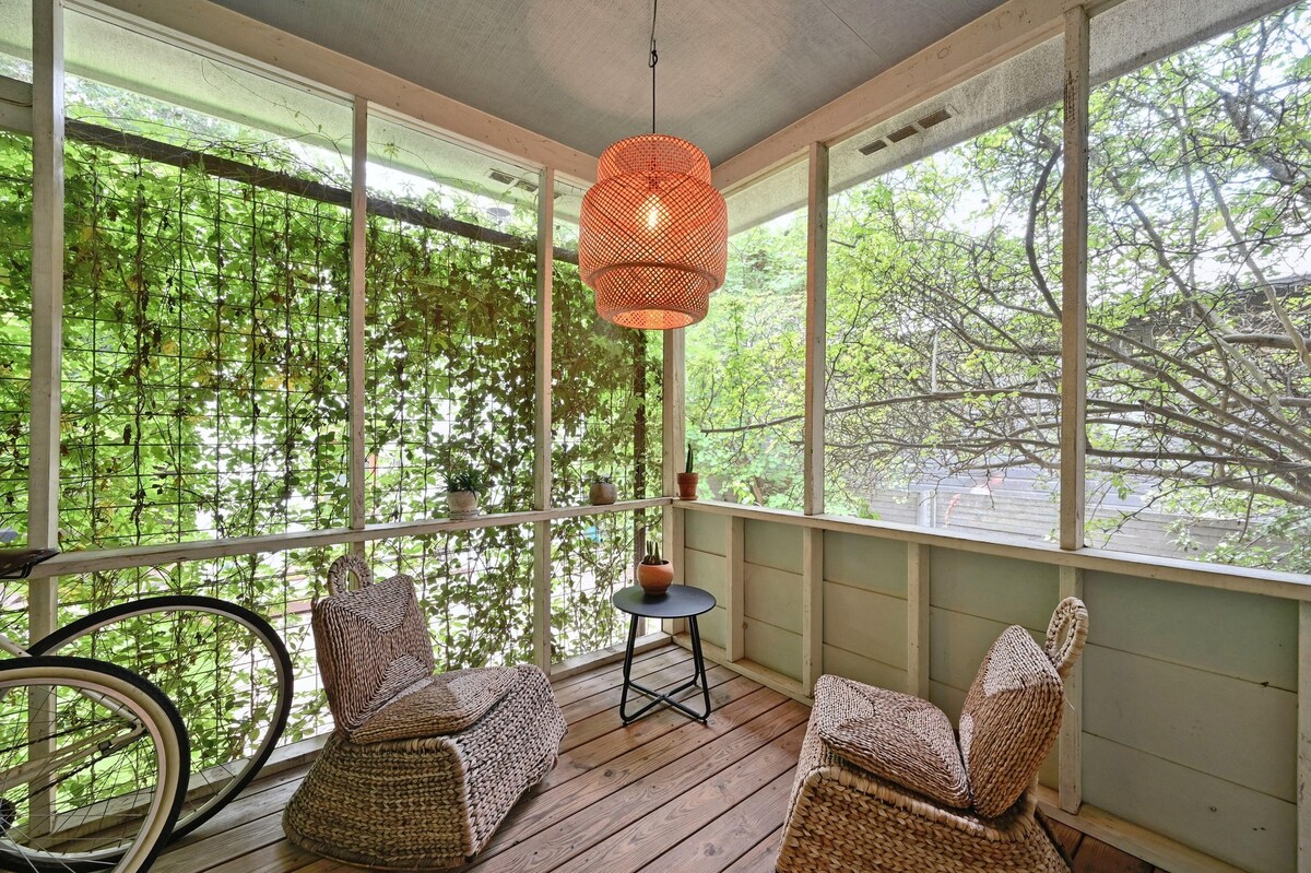 Charming Zilker Bungalow • Walk to Barton Springs