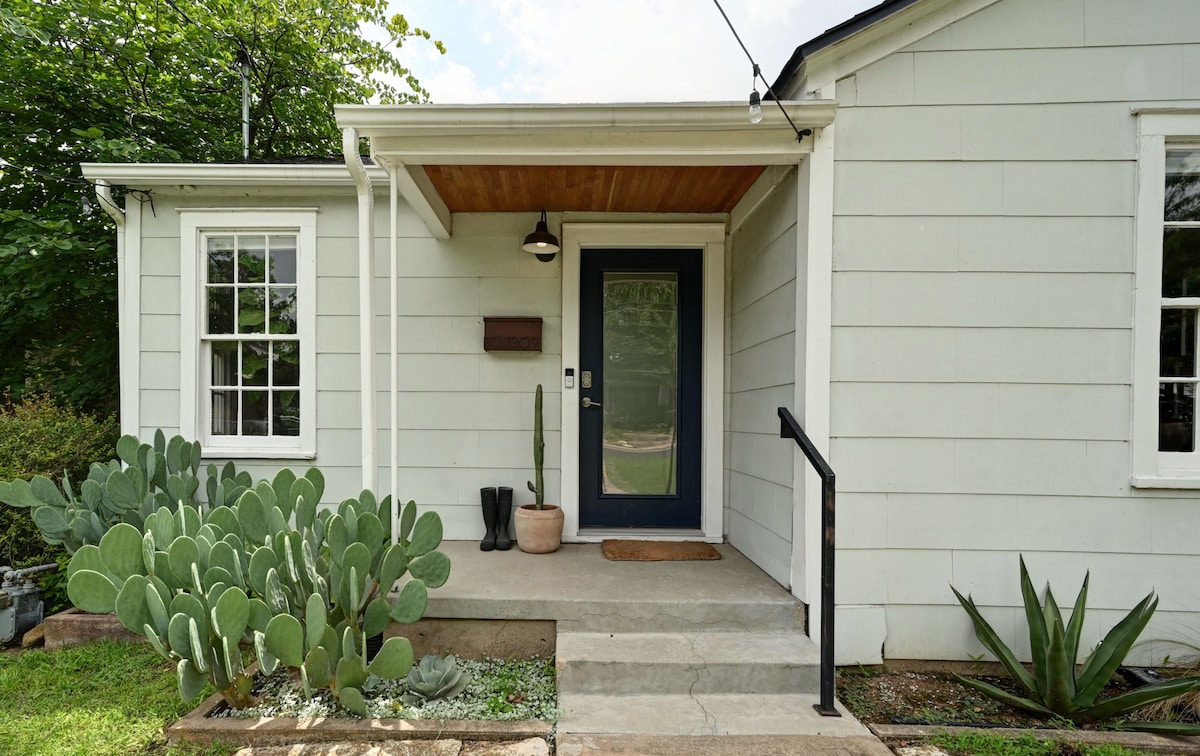 Charming Zilker Bungalow • Walk to Barton Springs