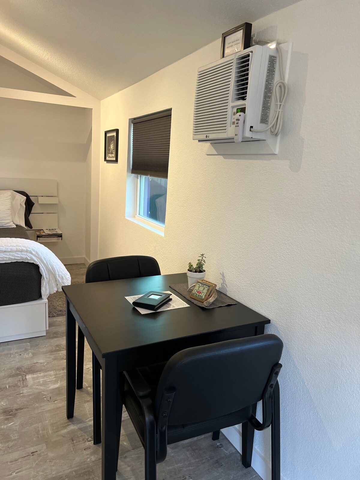 Top Airbnb: Central East Austin - Garden House in Rosewood