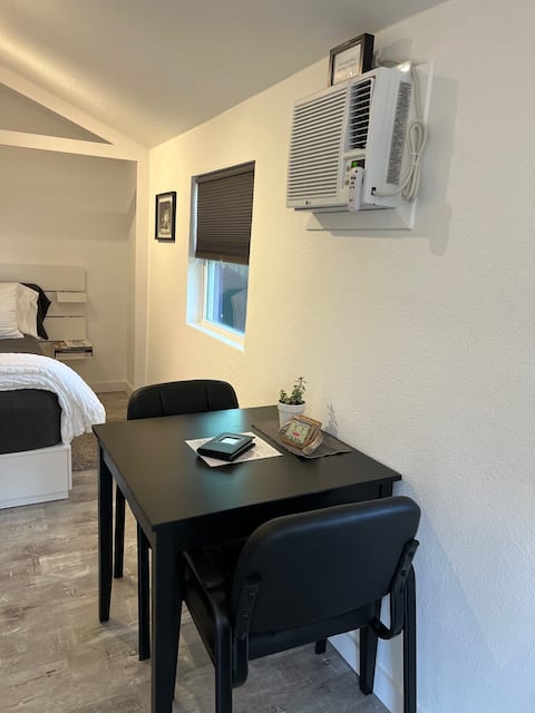 Top Airbnb: Central East Austin - Garden House in Rosewood