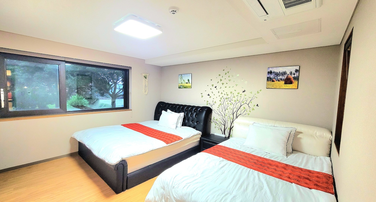 ห้องพักขนาดใหญ่ที่ชั้น 1

เตียงคิงไซส์/เตียงควีนไซส์ขนาดใหญ่