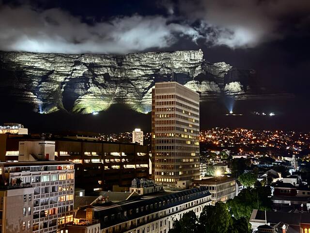 CityChic @ the Piazza meets Table Mountain gallery image 2