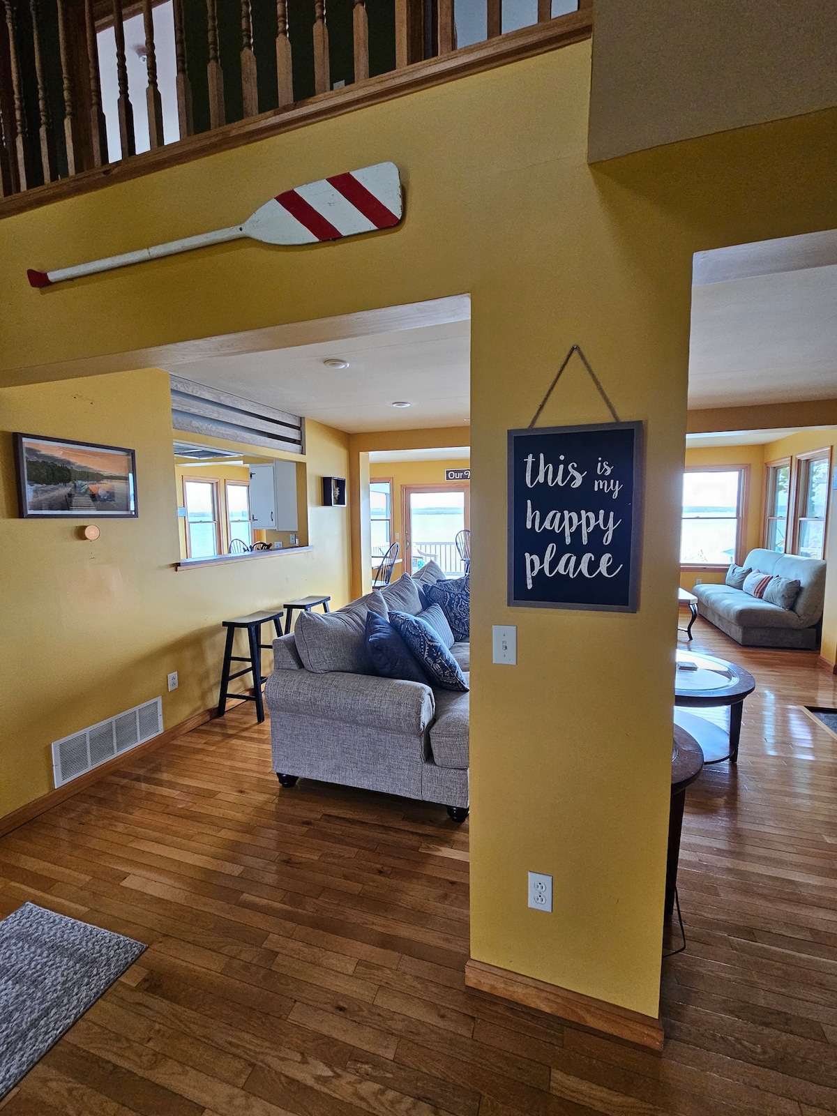 New Luxury Lakefront Views-Retreat