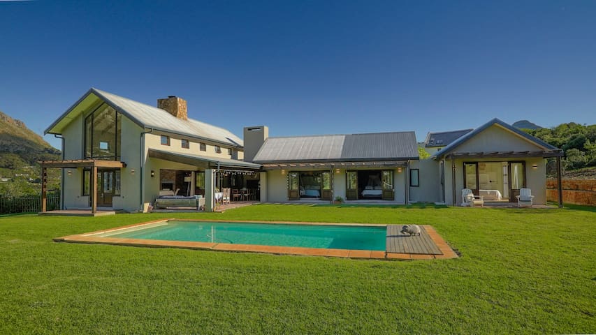 Family home in top security estate, Hout Bay