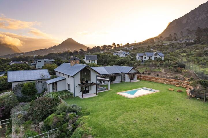 Family home in top security estate, Hout Bay gallery image 4